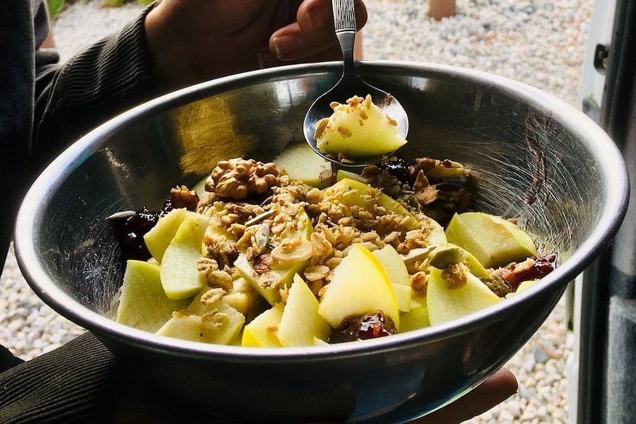 instant oatmeal camping breakfast